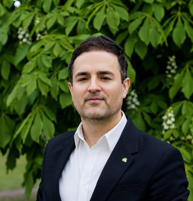 Från stadsveterinär till folkvald – Shwan Kareem tar plats i fullmäktige